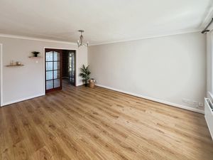 Lounge- click for photo gallery